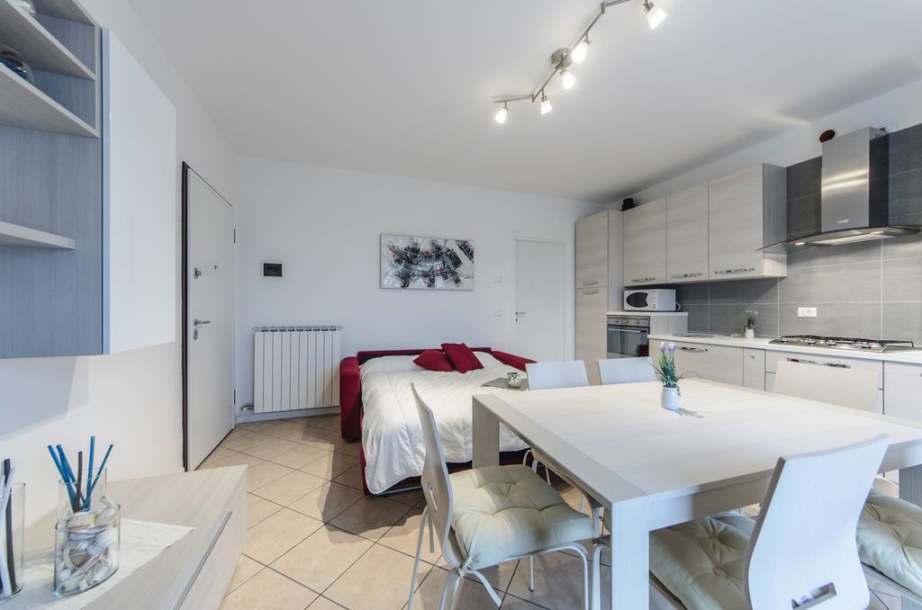 Residence Villaggio Dei Fiori Con Piscina E Posto Spiaggia Incluso Каорле Стая снимка